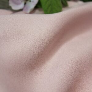 crepe-de-viscose-rose-perle-eglantine-et-zoe